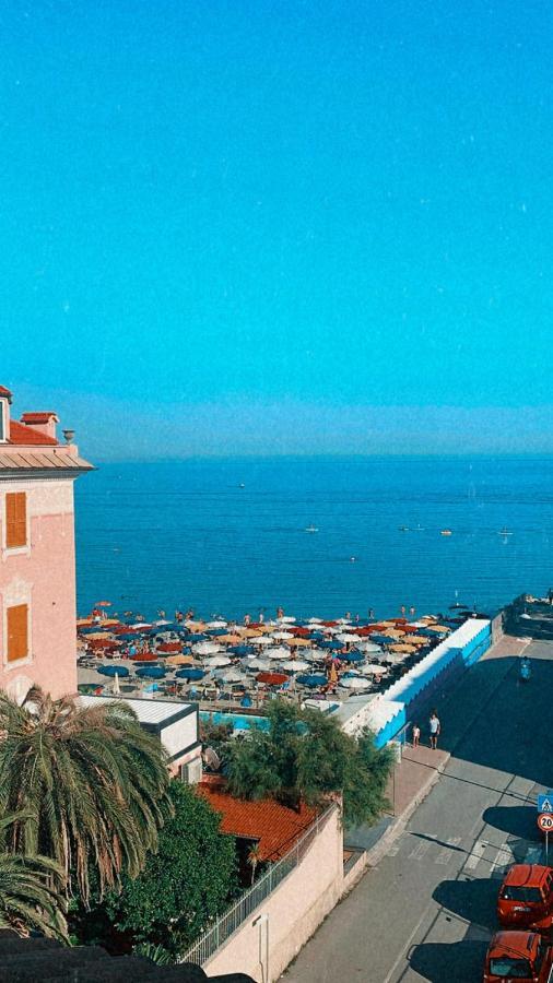 Hotel Aurora Варацце Екстер'єр фото